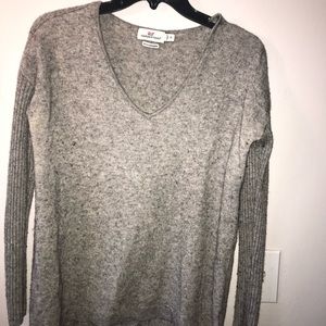 Vineyard vines sweater
